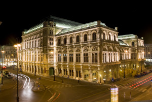 wiener staatsoper. Spoooky via Wikimedia Commons